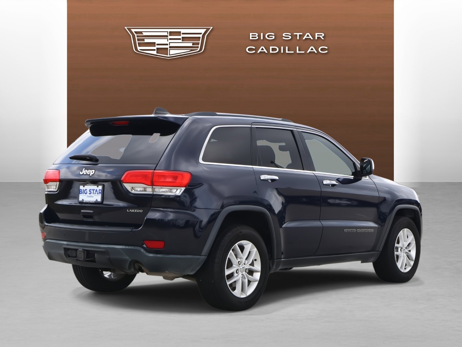 Used 2017 Jeep Grand Cherokee Laredo w/ Quick Order Package 2BE image 5