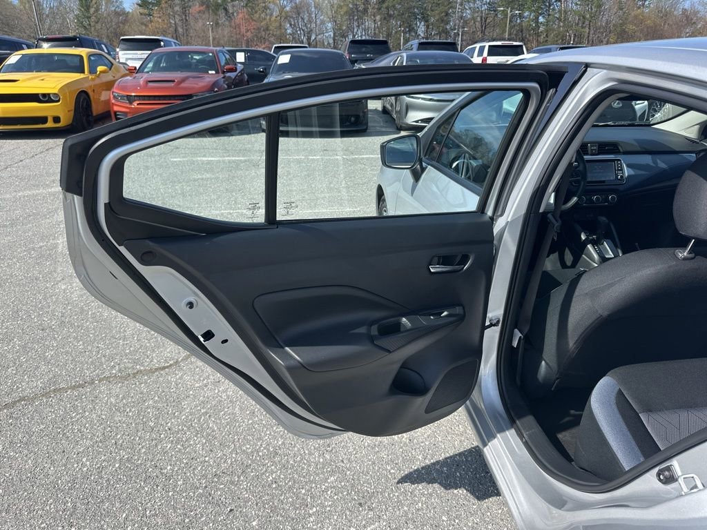 Used 2025 Nissan Versa SV image 24
