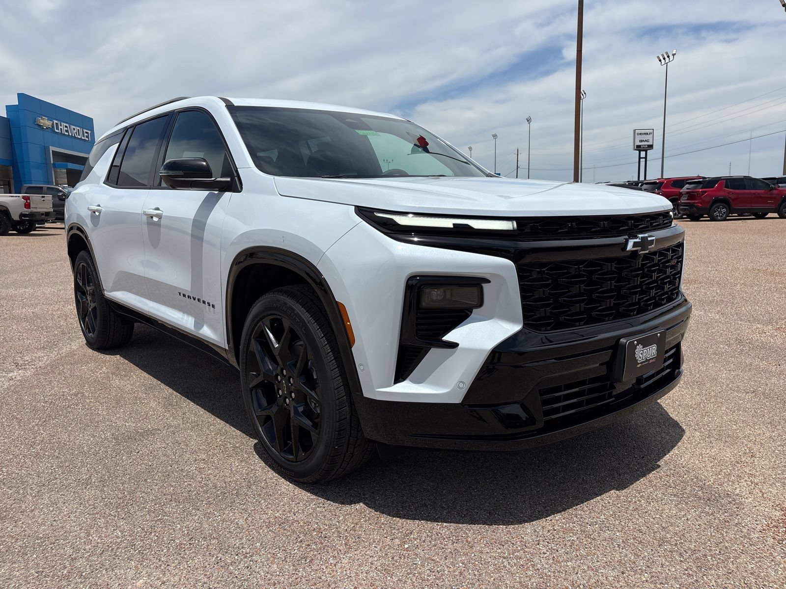 New 2026 Chevrolet Traverse RS w/ LPO, Floor Liner Package FWD image 8