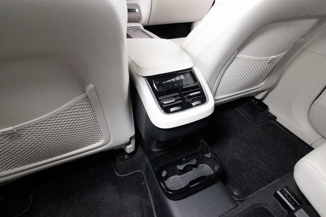 Certified 2024 Volvo XC90 B6 Plus image 25
