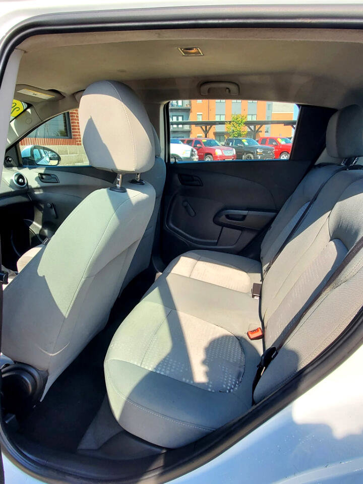 Used 2017 Chevrolet Sonic LT image 17