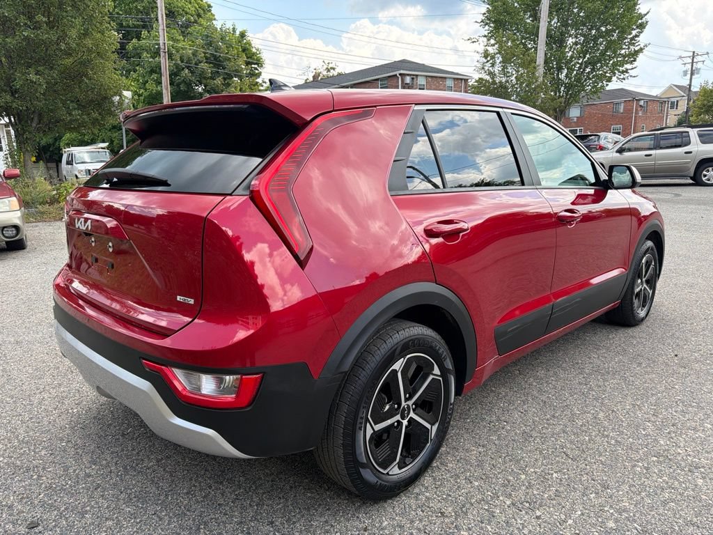 Certified 2024 Kia Niro LX FWD image 7
