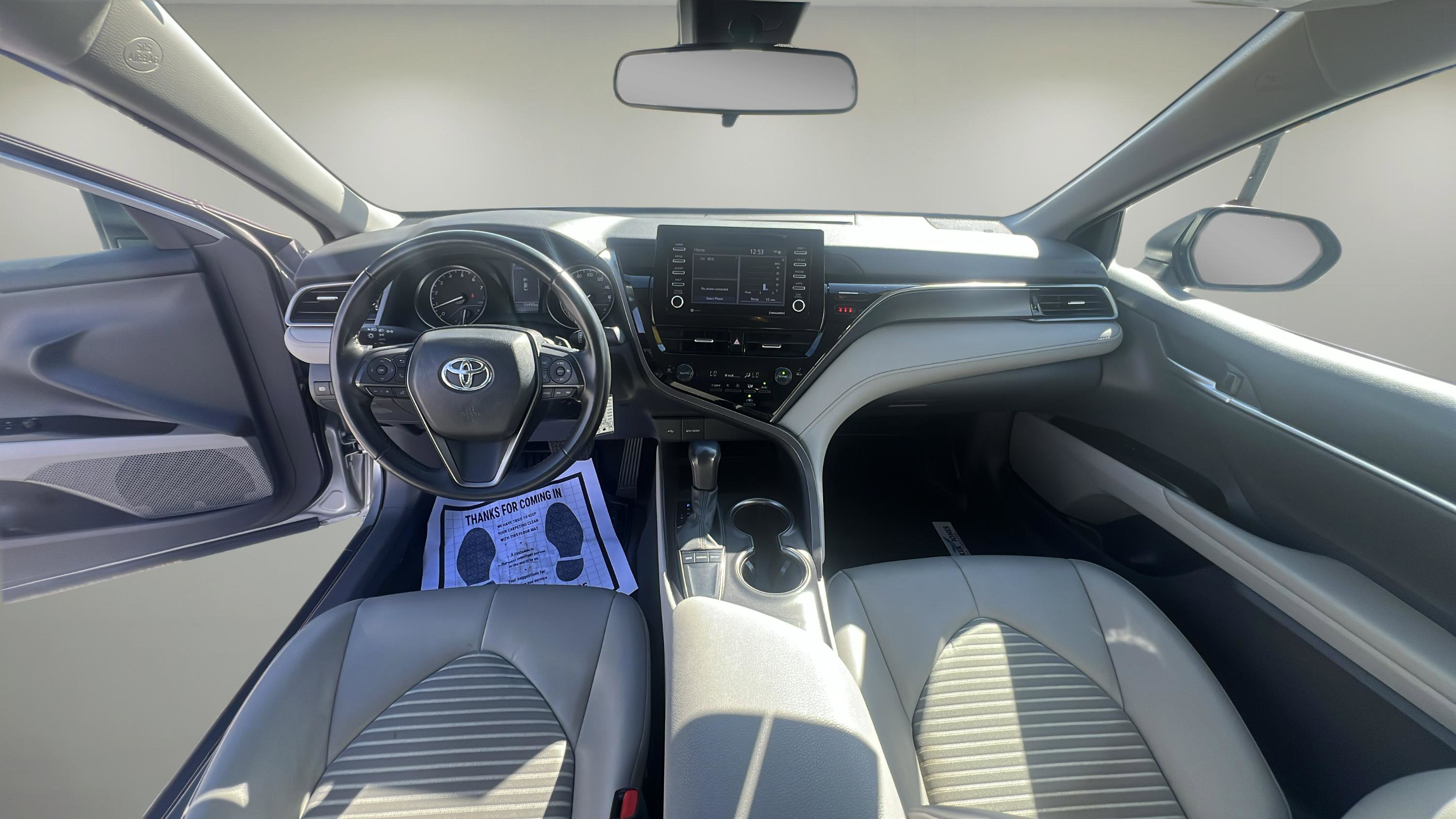 Used 2024 Toyota Camry SE image 9