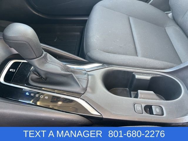 Used 2025 Toyota Corolla LE FWD image 17