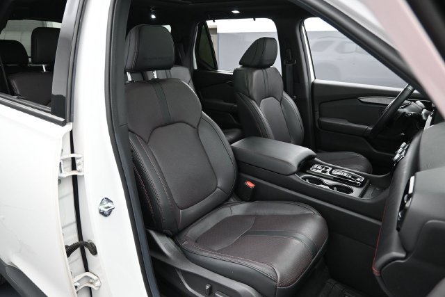 Used 2025 Honda Pilot Black Edition image 31