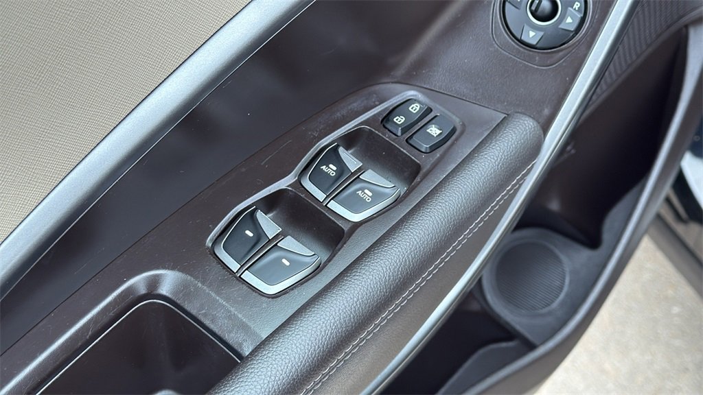 Used 2017 Hyundai Santa Fe Sport w/ 2.4L Tech Package 04 image 10