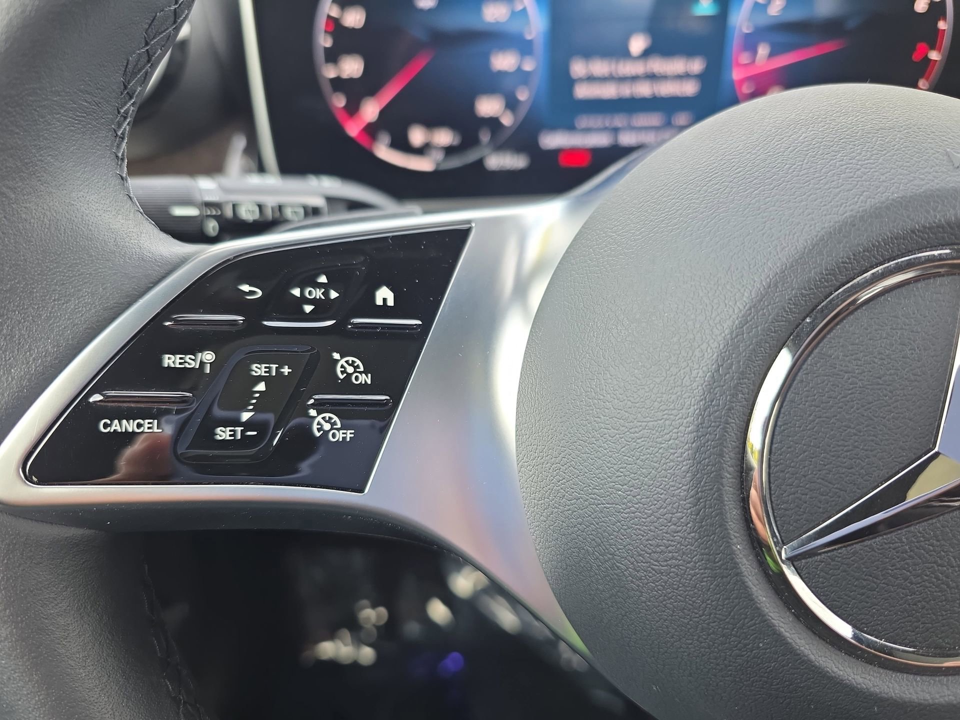 Certified 2025 Mercedes-Benz GLC 300 4MATIC image 17