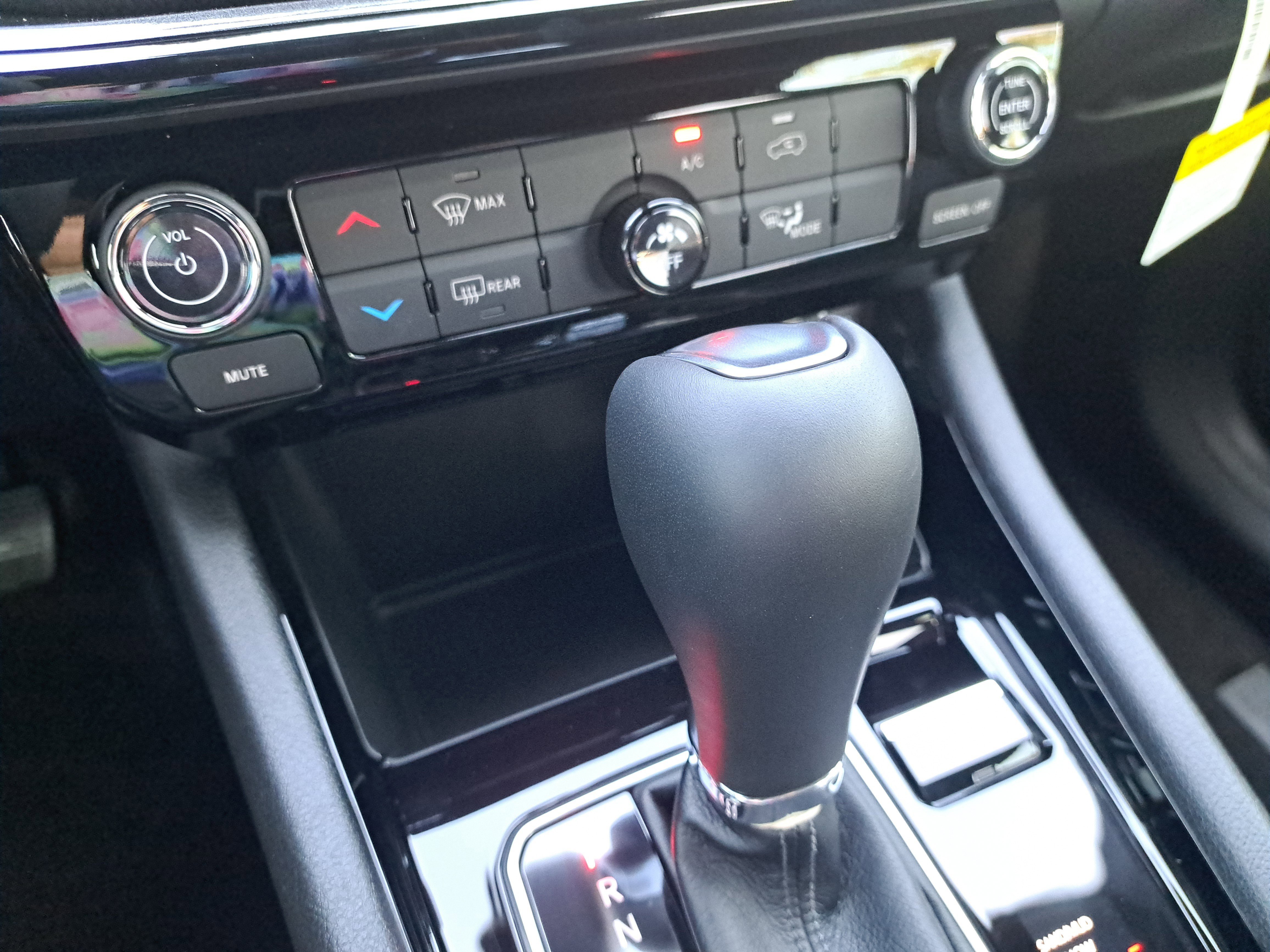 New 2026 Jeep Compass Latitude image 13