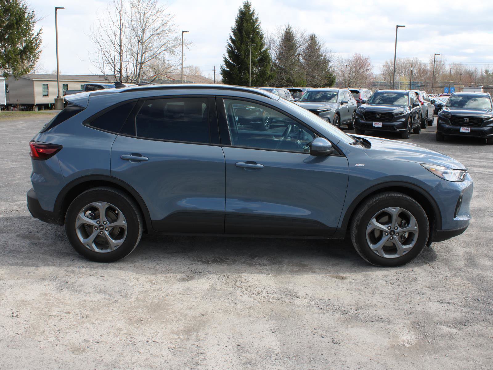 Used 2025 Ford Escape ST-Line Select AWD/4WD image 4