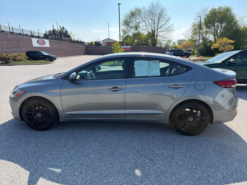 Used 2017 Hyundai Elantra SE FWD image 9