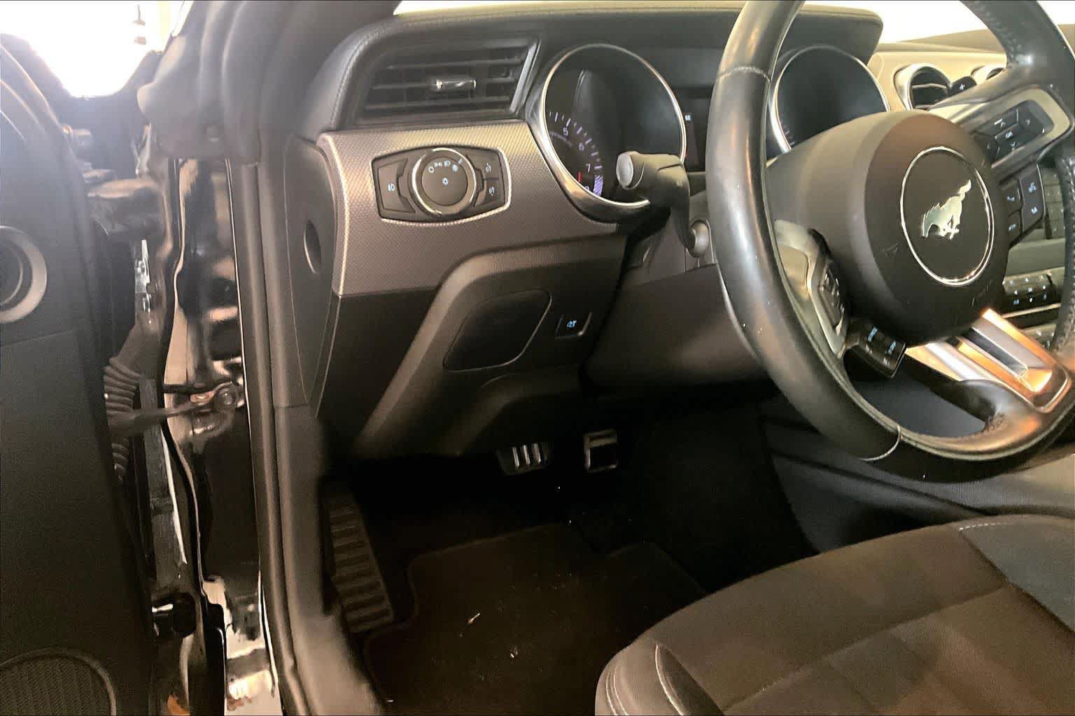 Used 2020 Ford Mustang GT RWD image 28