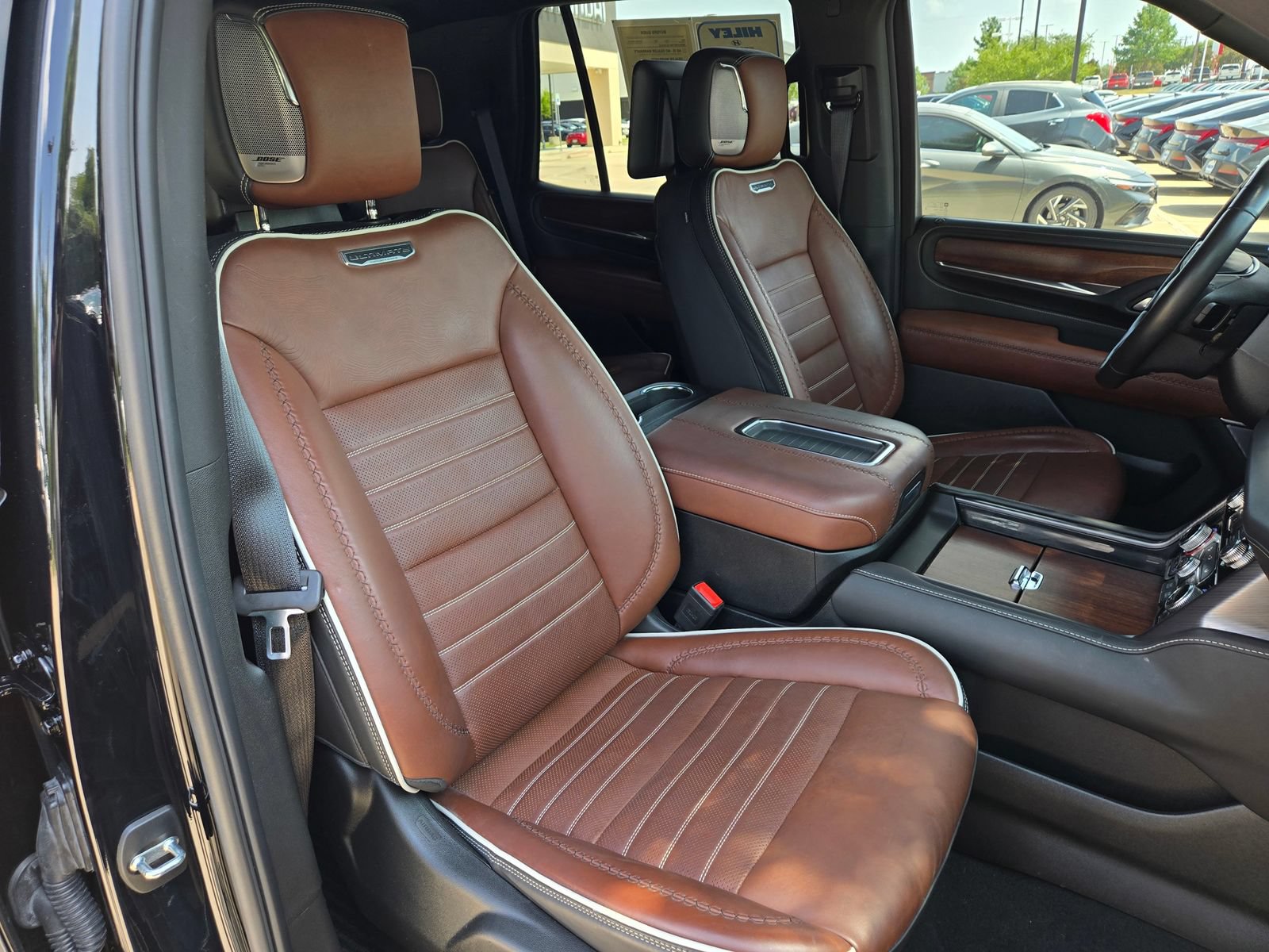 Used 2024 GMC Yukon Denali Ultimate AWD/4WD image 26
