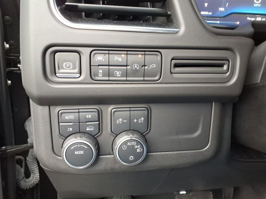 Certified 2022 Chevrolet Tahoe RST w/ Sport Performance Package AWD/4WD image 17