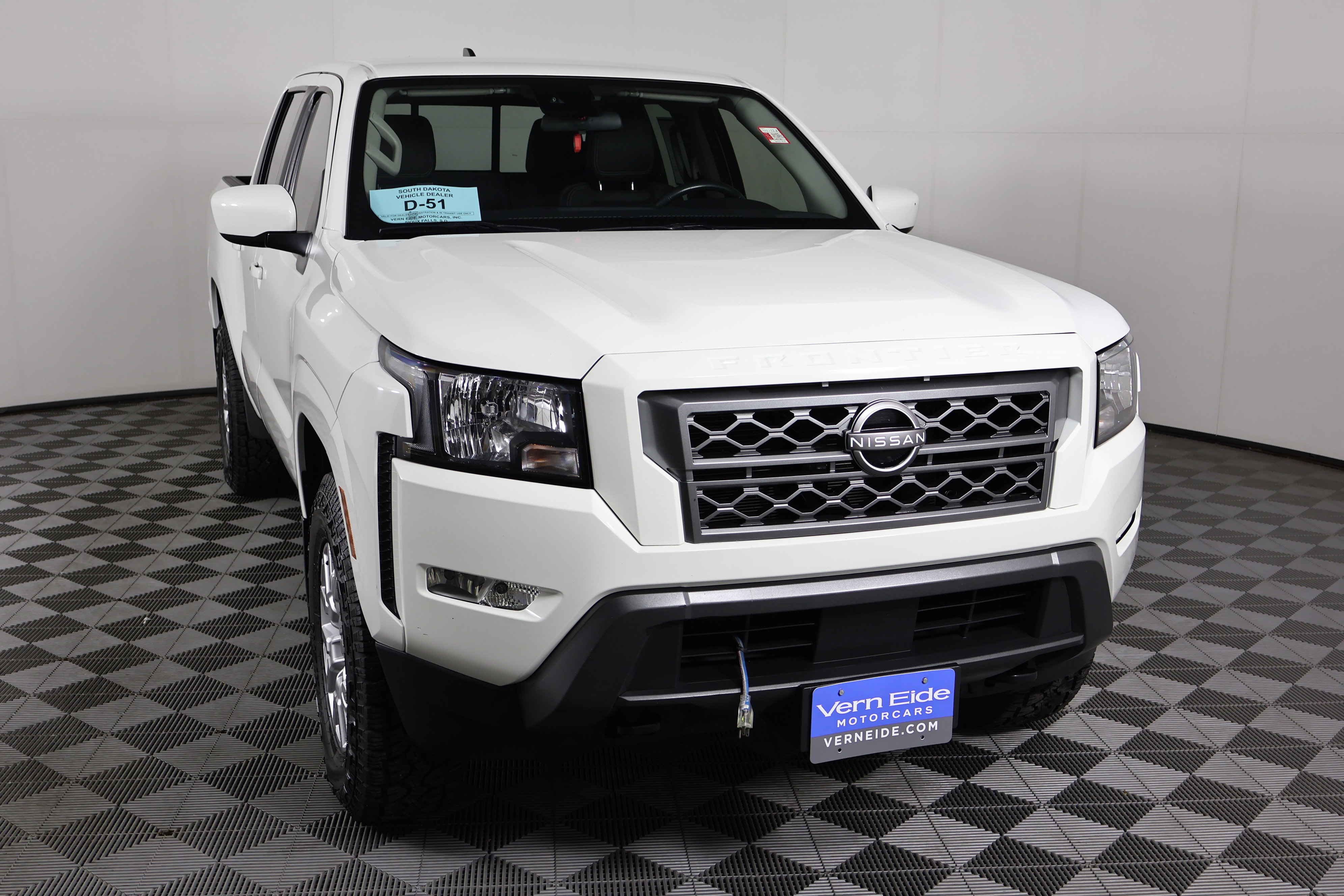 Used 2022 Nissan Frontier SV image 3