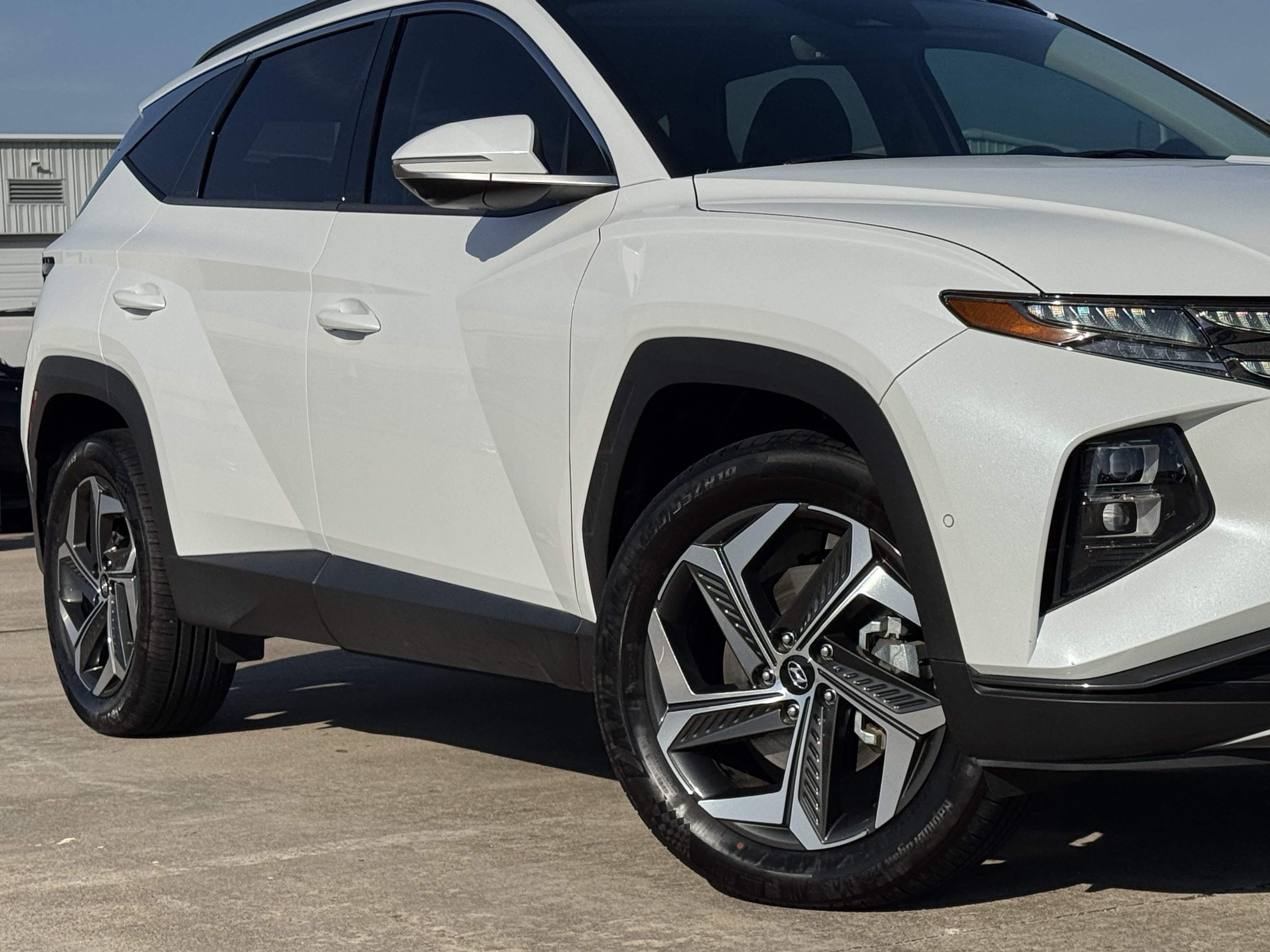 Used 2022 Hyundai Tucson Limited AWD/4WD image 3