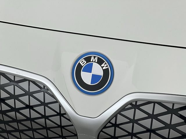 Used 2025 BMW i4 eDrive40 w/ Premium Package RWD image 32