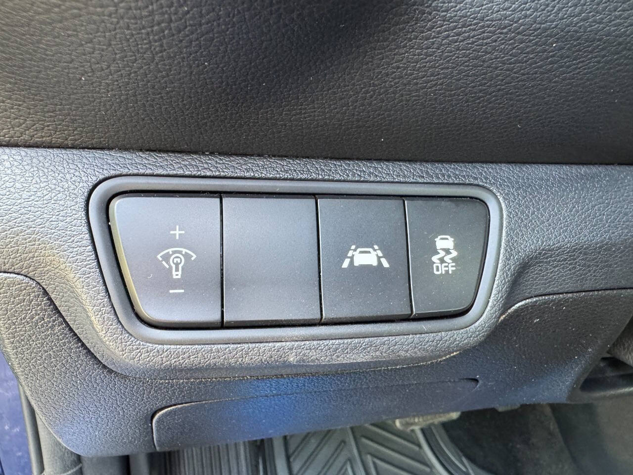 Used 2021 Kia Forte LXS FWD image 17