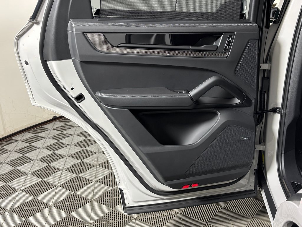 New 2026 Porsche Cayenne GTS image 34