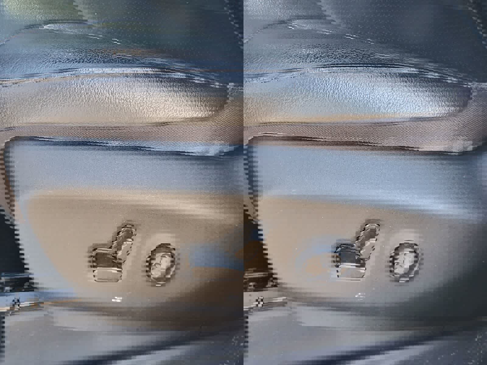 Used 2020 Chrysler Pacifica Touring-L Plus image 13