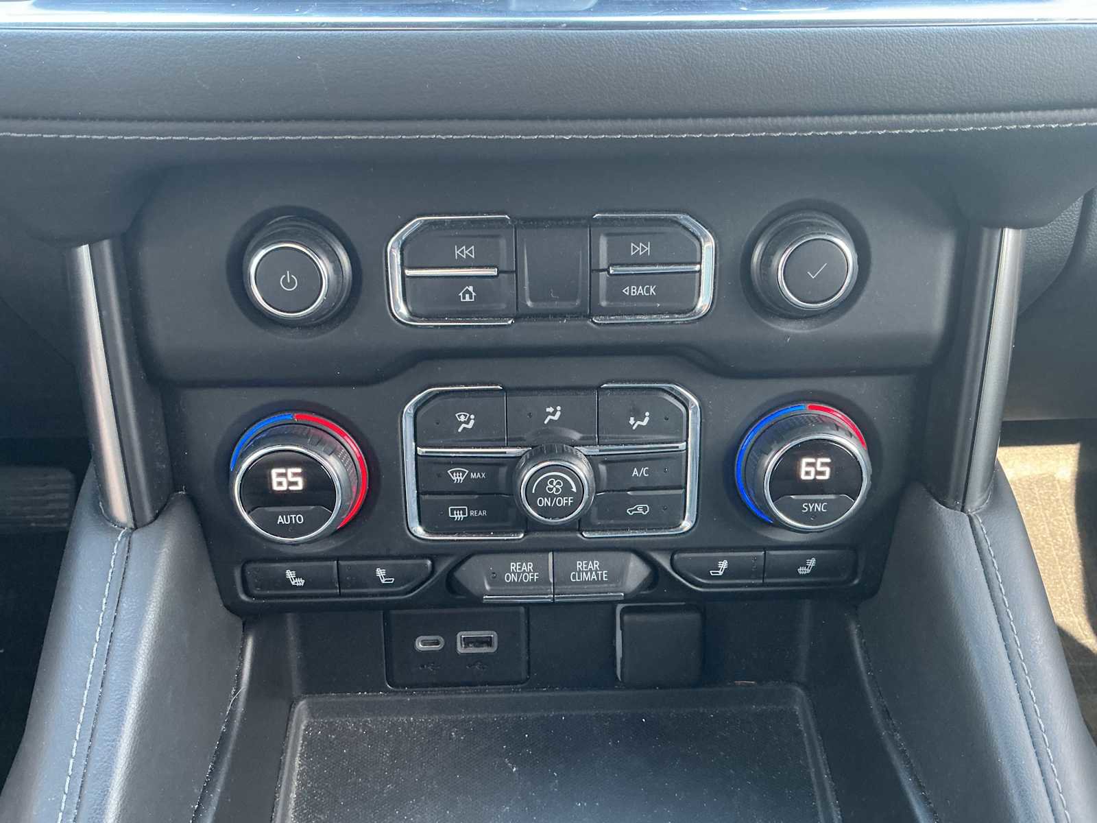 Used 2021 Chevrolet Tahoe LT w/ LT Signature Package AWD/4WD image 14