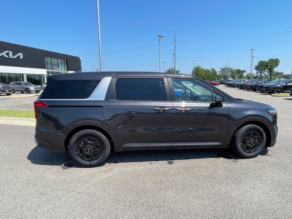 New 2026 Kia Carnival FWD image 8