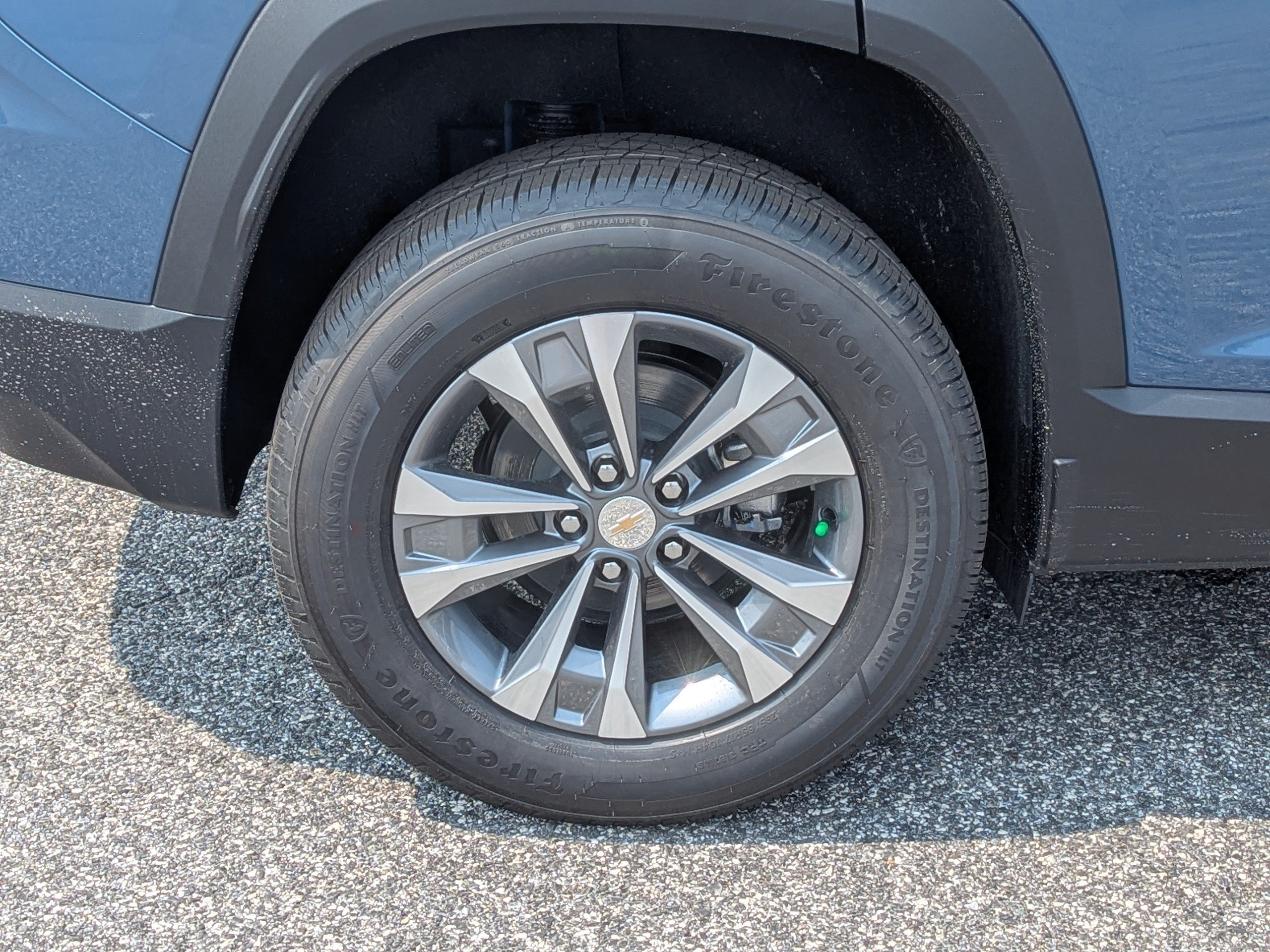 New 2027 Chevrolet Equinox LT w/ Safety and Technology Package FWD image 9