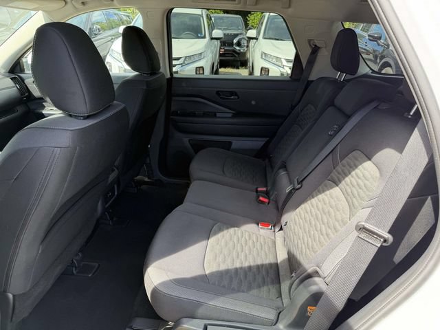 Used 2025 Nissan Pathfinder SV FWD image 15