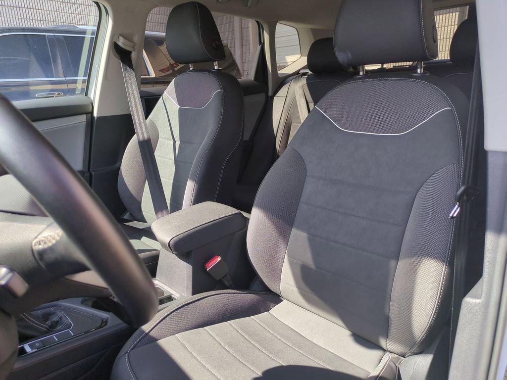 Used 2024 Volkswagen Taos SE image 24