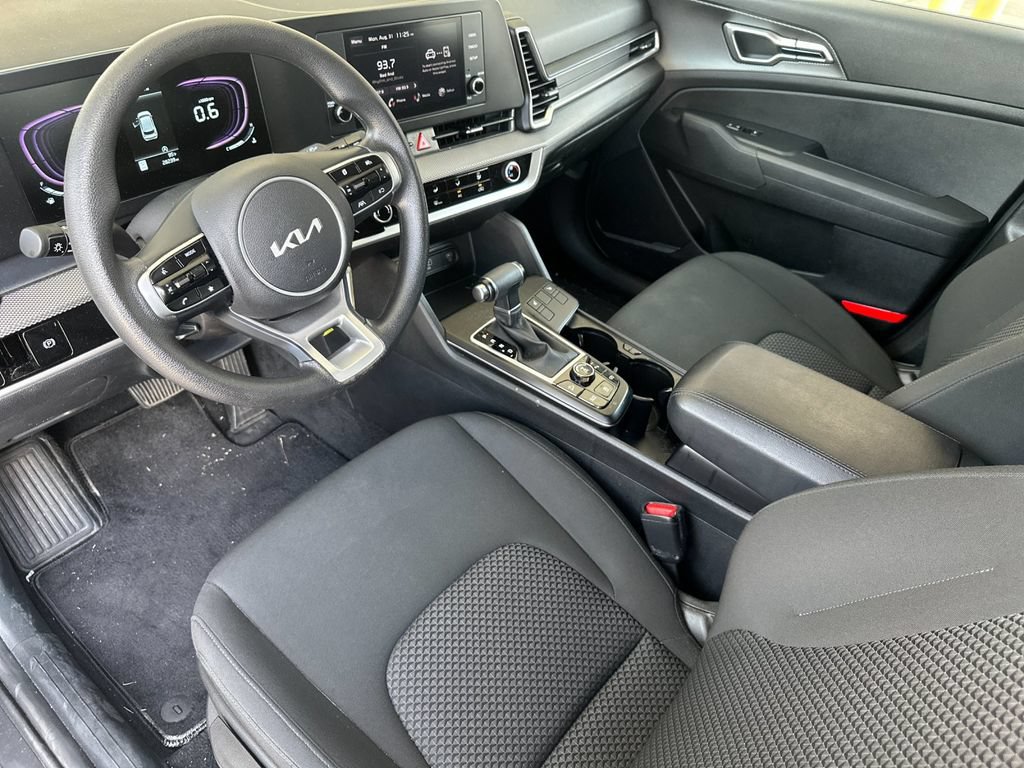 Used 2025 Kia Sportage LX AWD/4WD image 9