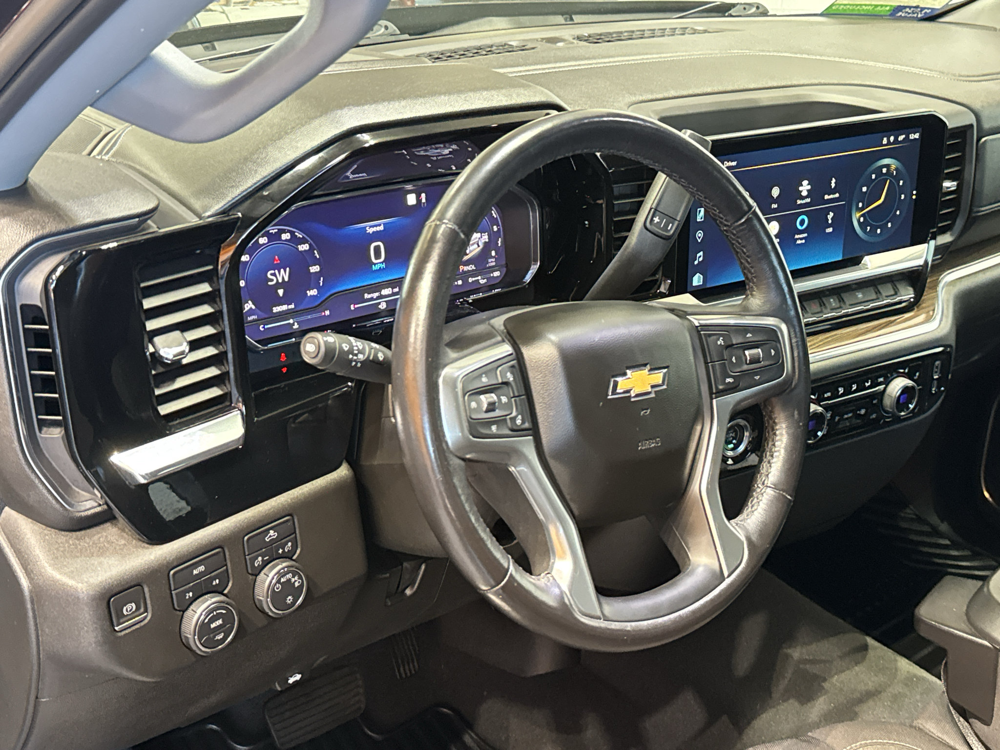 Used 2023 Chevrolet Silverado 1500 LT AWD/4WD image 16