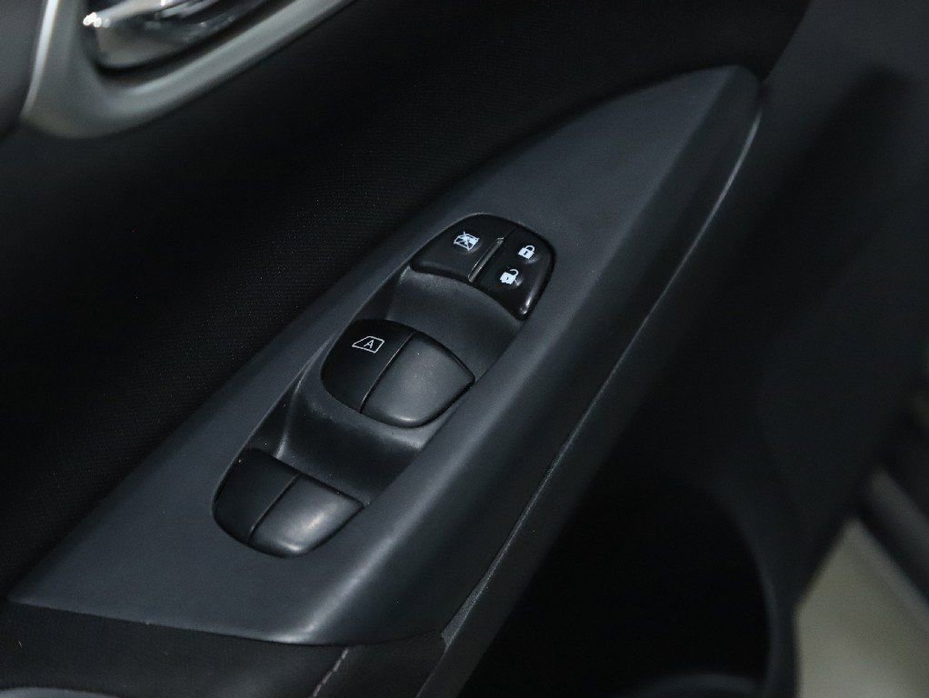 Used 2015 Nissan Sentra SV w/ Navigation Package image 16