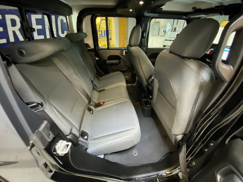 Used 2024 Jeep Gladiator Sport AWD/4WD image 27