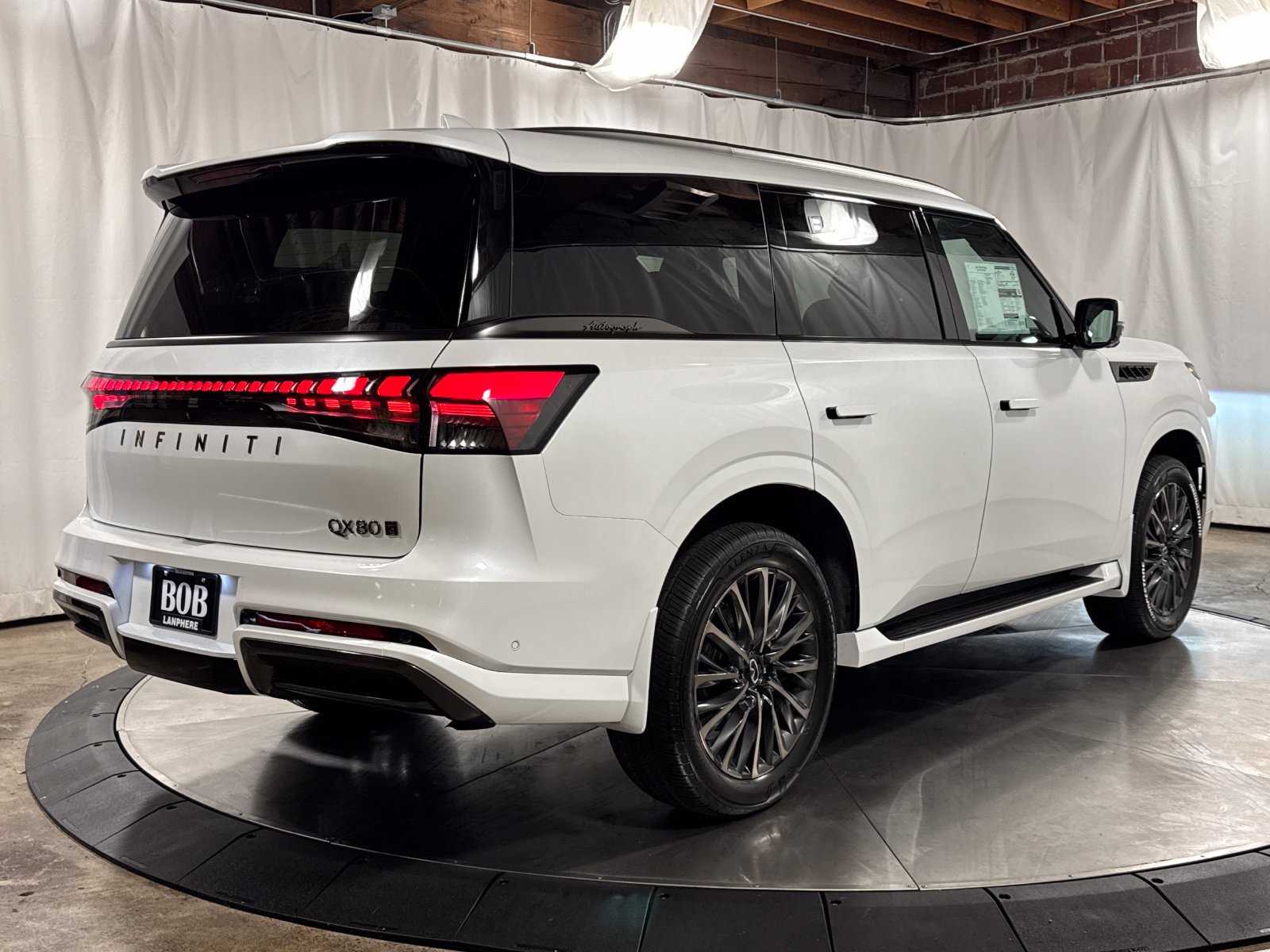 New 2027 INFINITI QX80 Autograph w/ Premium Cargo Package AWD/4WD image 10