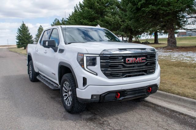 Used 2023 GMC Sierra 1500 AT4 image 2