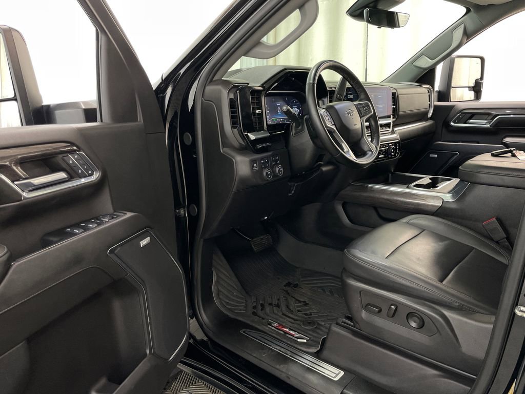 Certified 2024 Chevrolet Silverado 2500 LTZ w/ LTZ Plus Package AWD/4WD image 28
