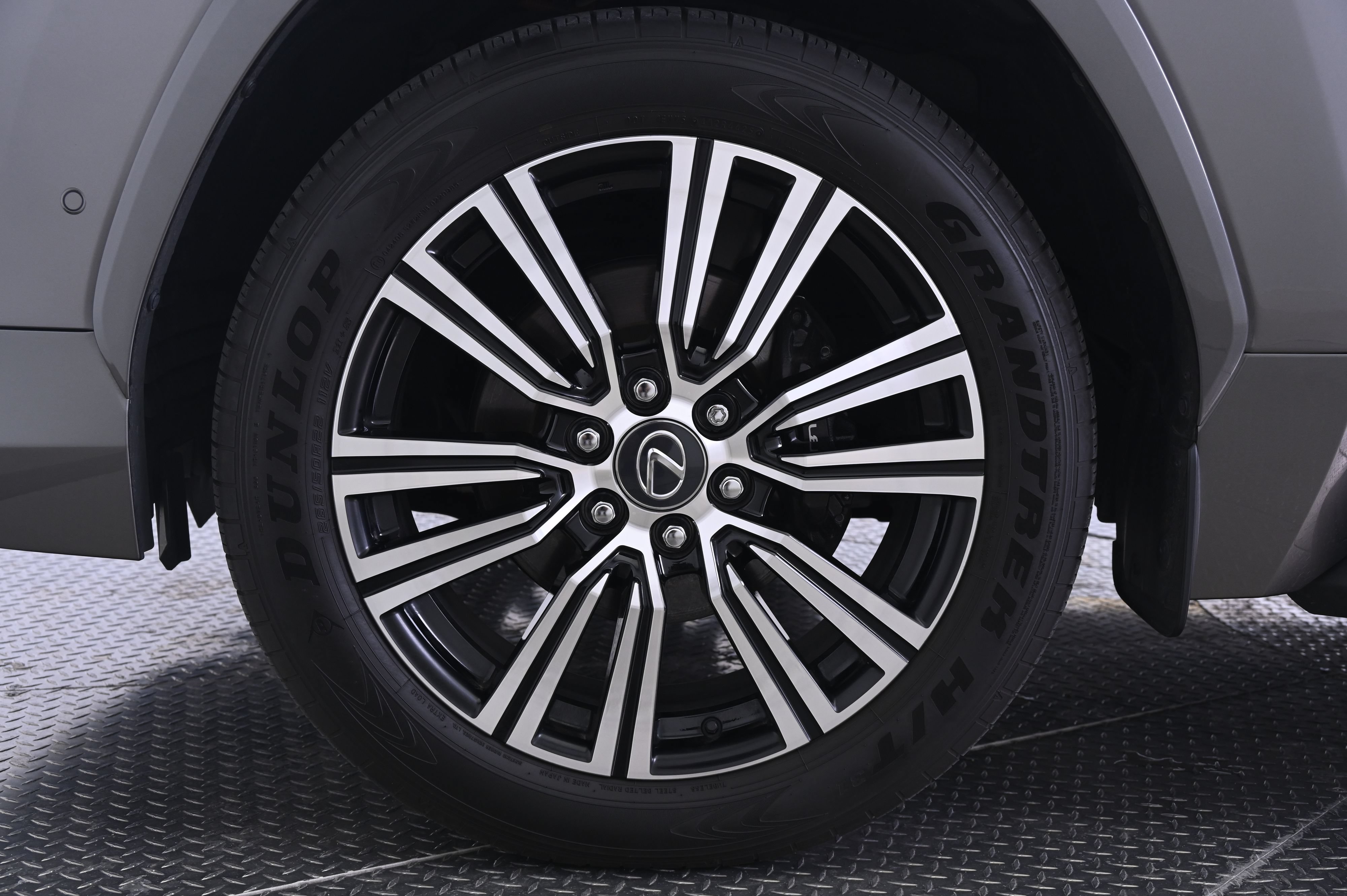 Used 2026 Lexus LX 700h Luxury AWD/4WD image 11