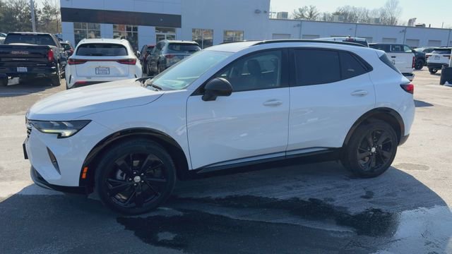 Used 2021 Buick Envision Essence w/ Sport Touring Package image 4