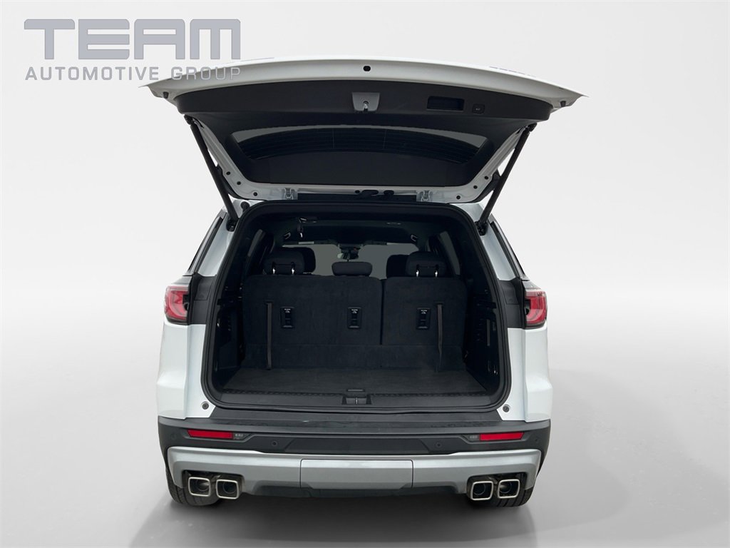Used 2025 GMC Acadia Elevation image 13