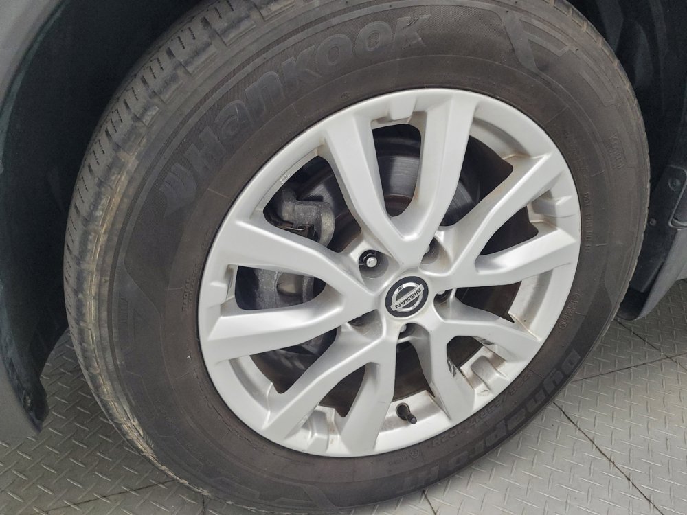 Used 2020 Nissan Rogue SV FWD image 31
