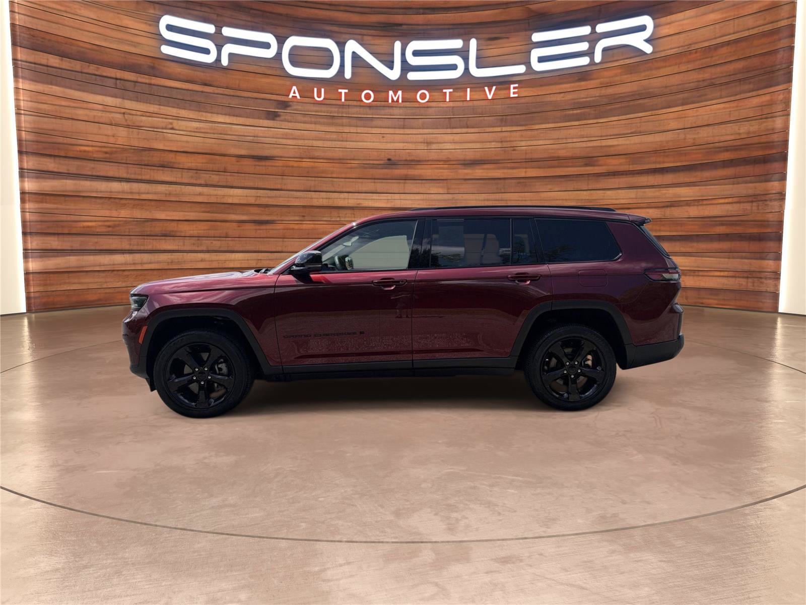 Used 2023 Jeep Grand Cherokee L Laredo AWD/4WD image 2