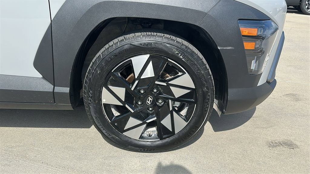 Certified 2025 Hyundai Kona SEL image 15