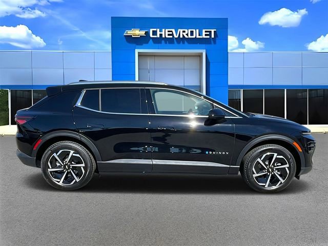 New 2026 Chevrolet Equinox EV LT AWD/4WD image 2