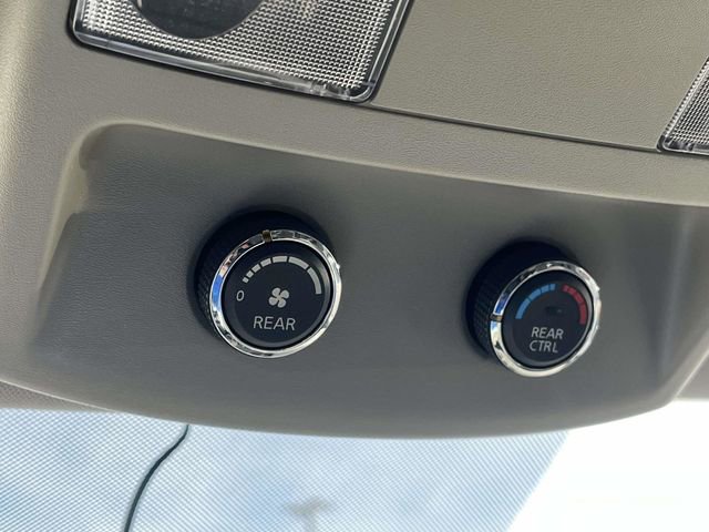 Used 2009 Nissan Quest w/ Seat Pkg image 28