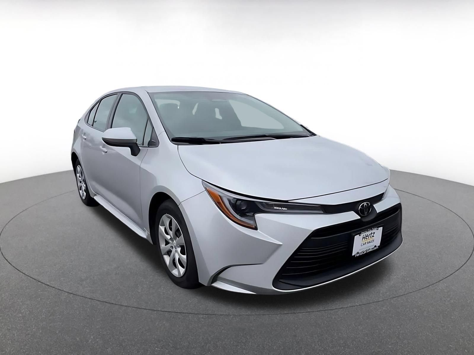 Used 2025 Toyota Corolla LE FWD image 3