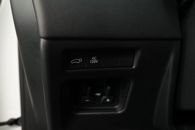 Used 2025 Lexus LX 700h F Sport image 36