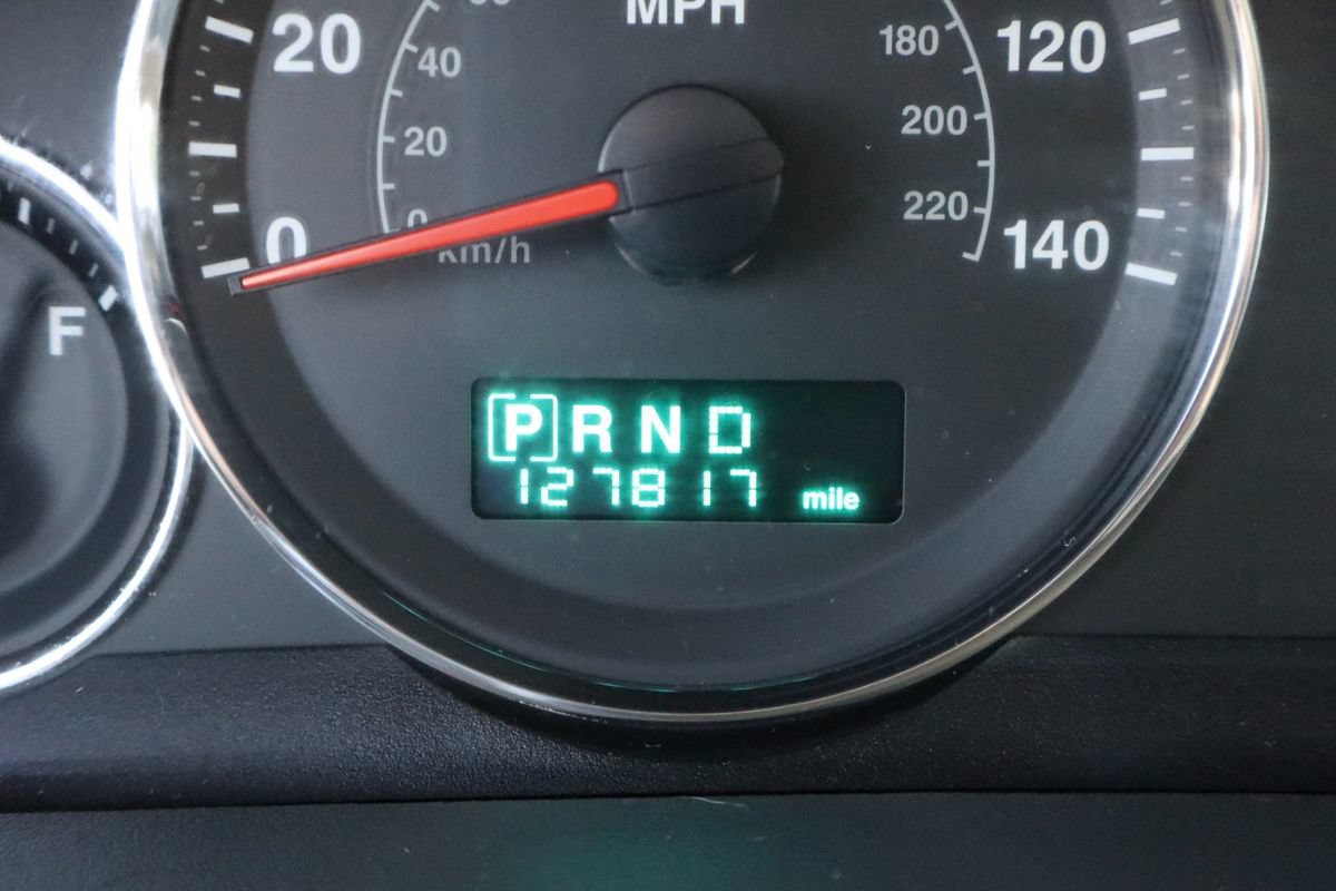 Used 2007 Jeep Grand Cherokee Limited w/ Trailer Tow Group IV AWD/4WD image 43