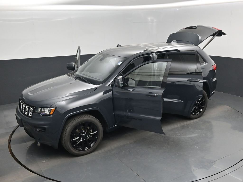 Used 2018 Jeep Grand Cherokee Altitude AWD/4WD image 20