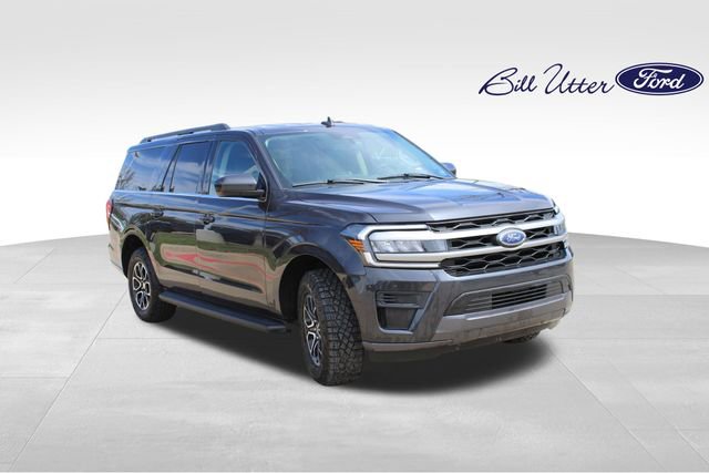 Used 2024 Ford Expedition Max XLT image 3