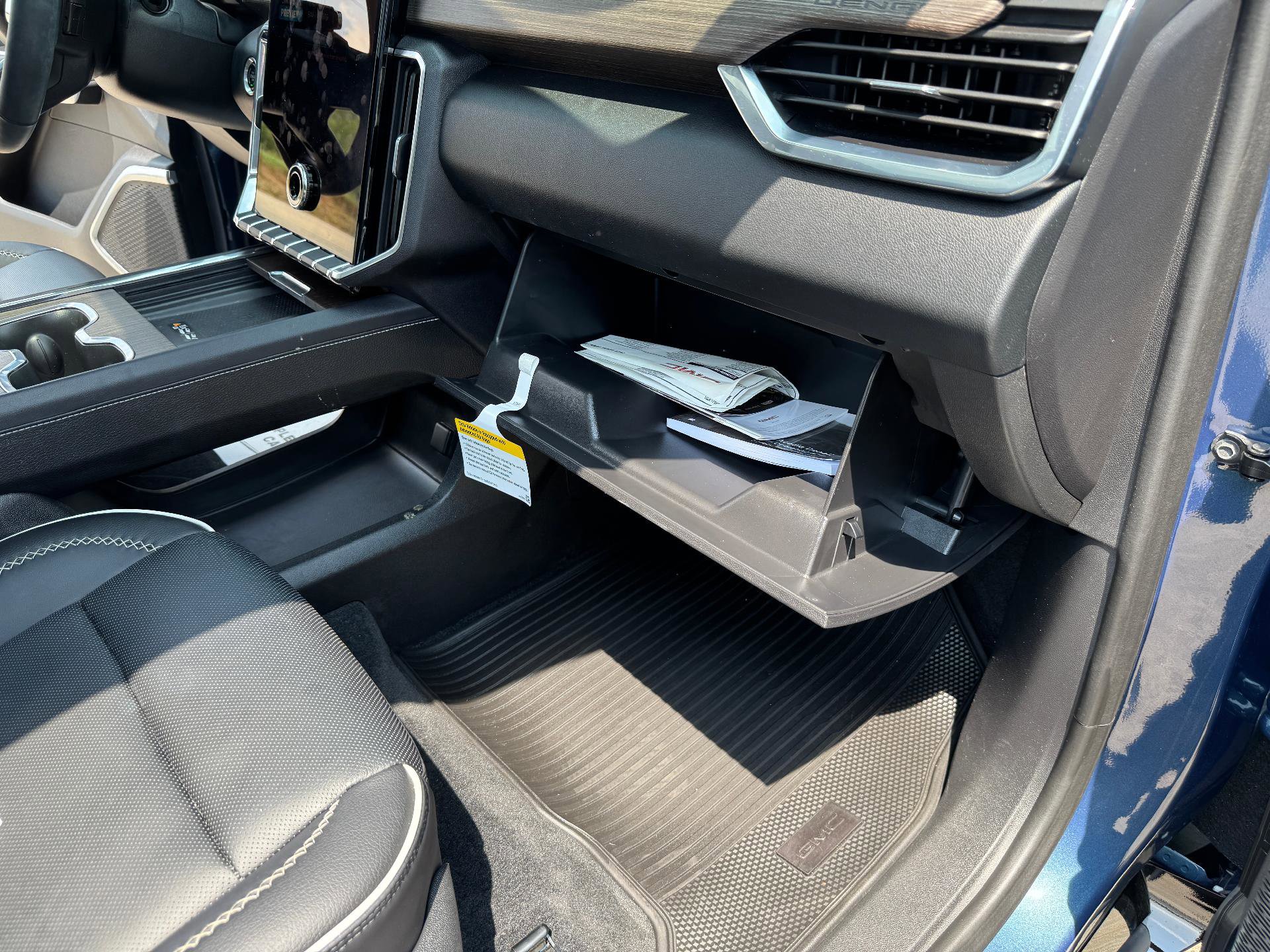 Certified 2025 GMC Acadia Denali w/ Super Cruise Package image 33