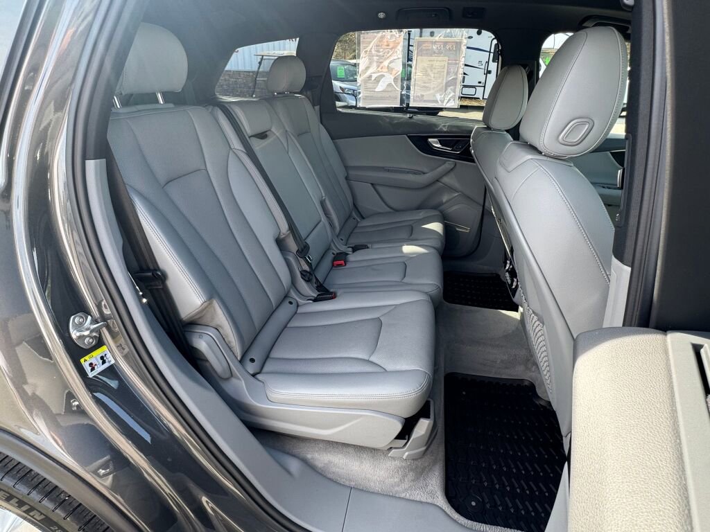 Used 2018 Audi Q7 3.0T Prestige image 21